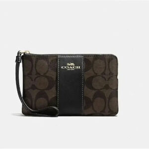 Coach Corner Zip Wristlet In Signature Leather